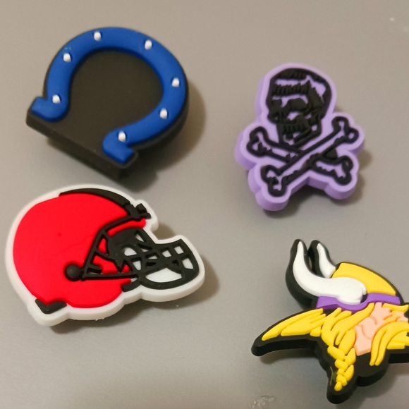 15 New Sports Charms for Crocs - Picture 4 of 4